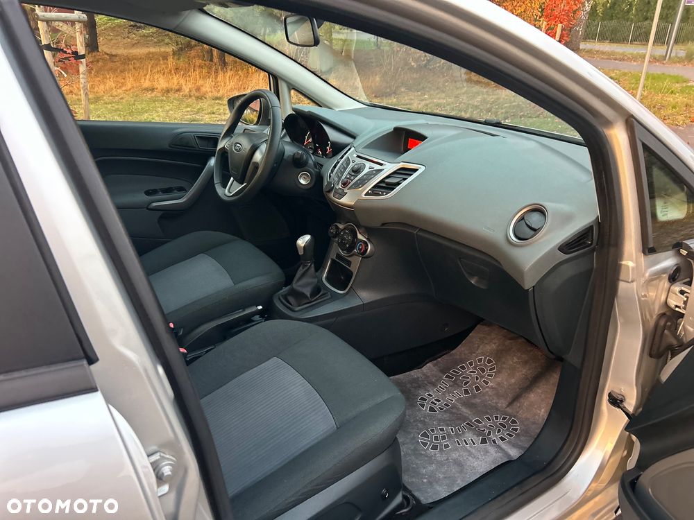Ford Fiesta - 10
