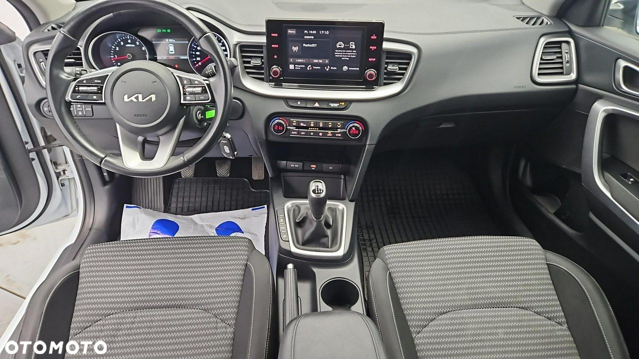 Kia Ceed 1.5 T-GDI M - 13