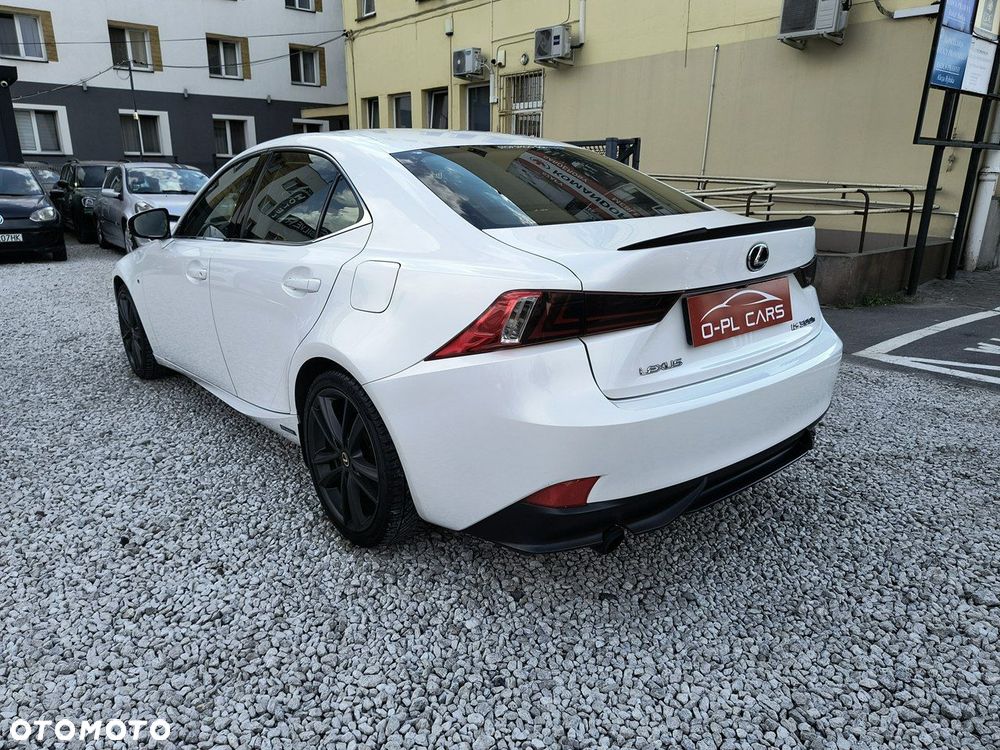 Lexus IS - 7