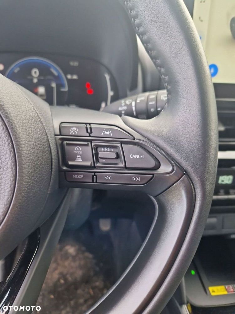 Toyota Yaris Cross Hybrid 1.5 Style - 17