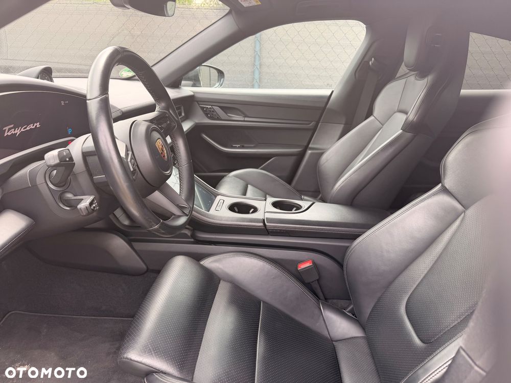 Porsche Taycan 4S - 8