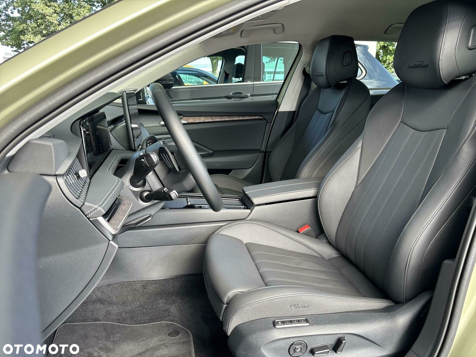Skoda Superb 2.0 TDI SCR 4x4 L&K DSG - 11