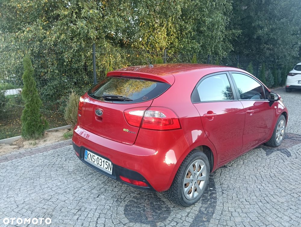 Kia Rio - 4