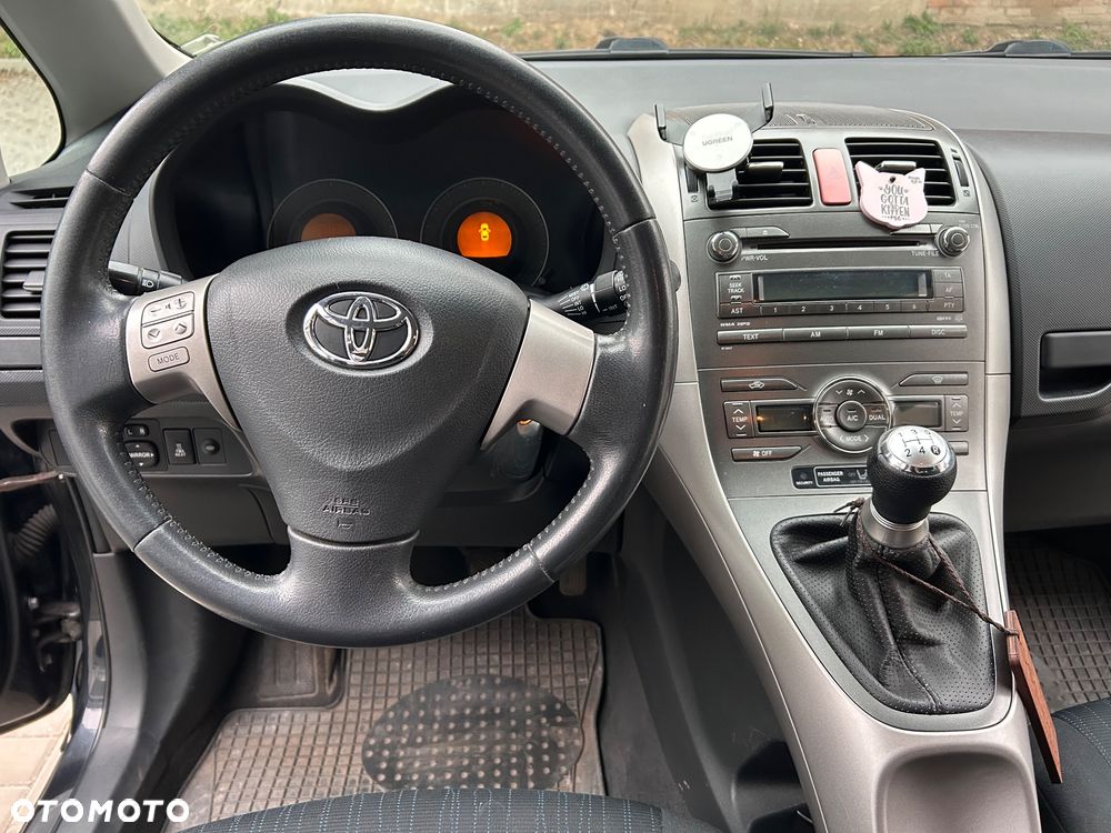 Toyota Auris 1.4 D-4D Luna - 4