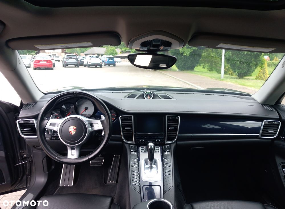 Porsche Panamera S - 11