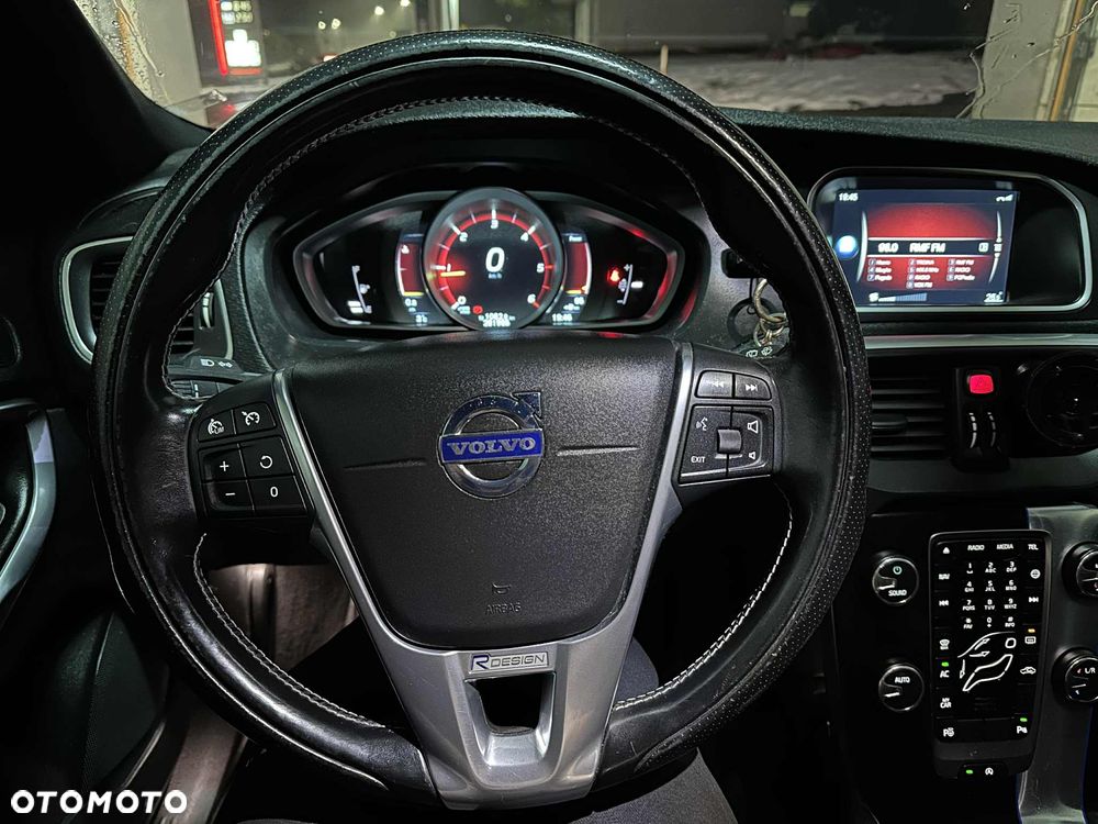 Volvo V40 D4 Drive-E R-Design Momentum - 4