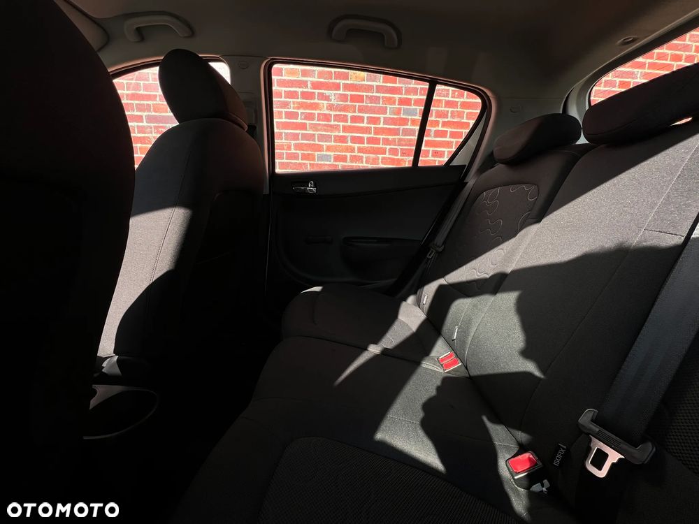 Hyundai i20 1.2 Comfort - 11