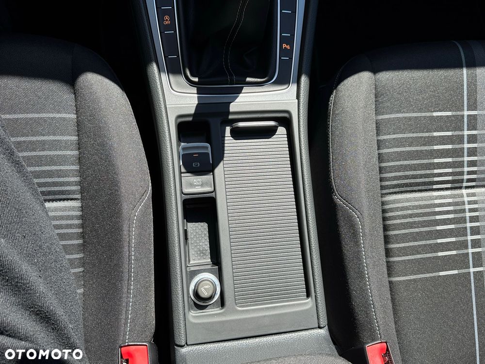 Volkswagen Golf 1.4 TSI BlueMotion Technology Lounge - 27