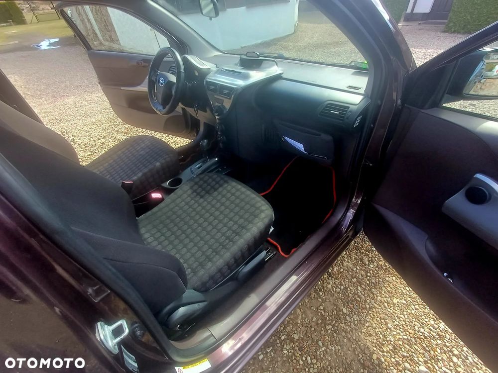 Toyota iQ 1.0 Luna CVT - 13