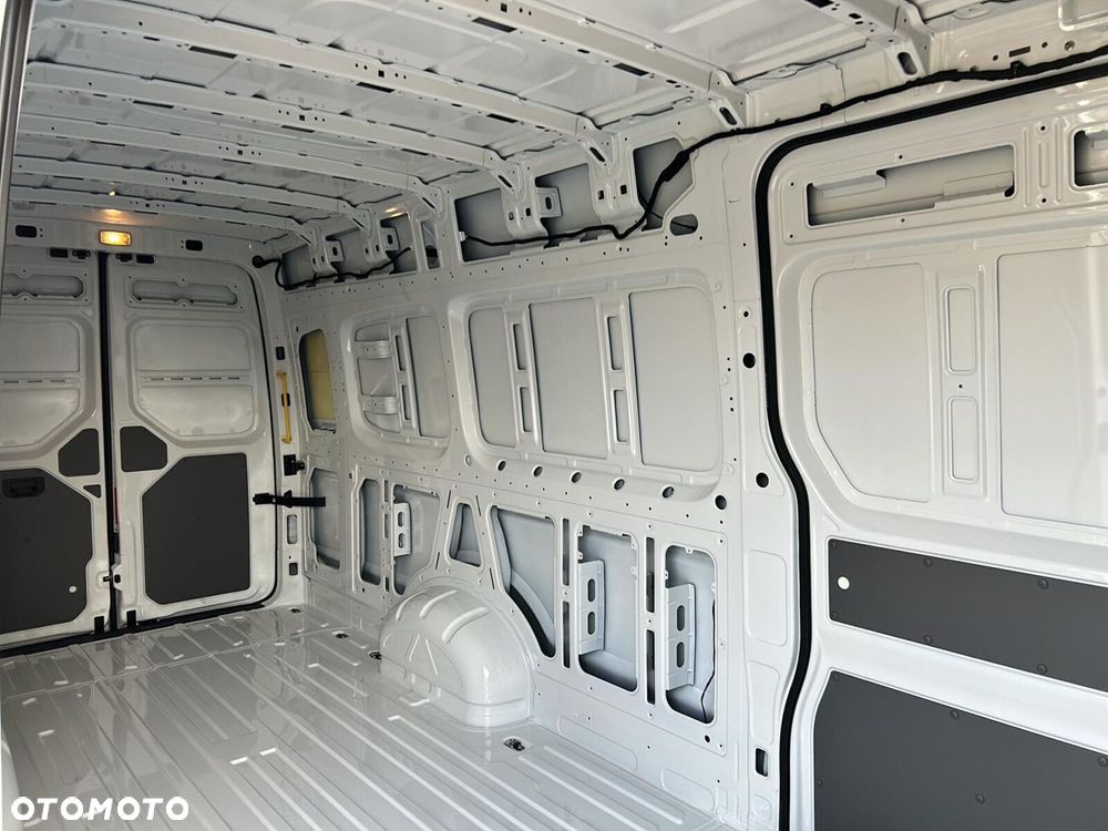 Volkswagen Crafter 35 Furgon LONG/L5H3, 2.0BiTDI 177KM, 4490mm, Wysoki dach, r.o. 4490 - 12