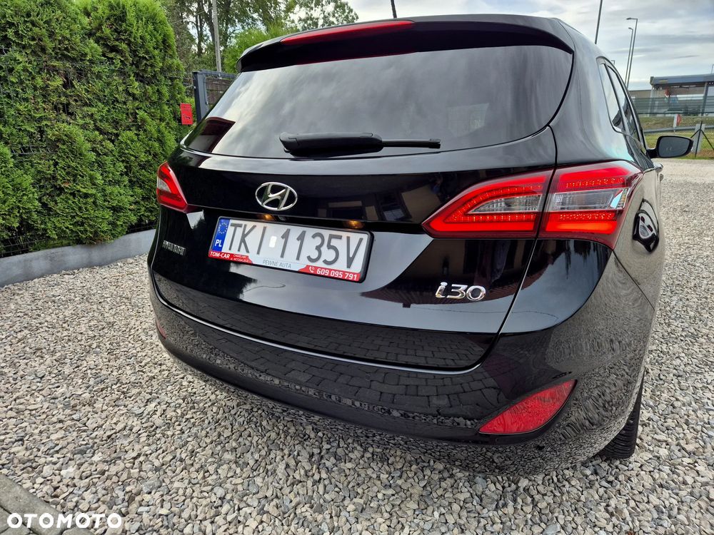 Hyundai i30 blue Kombi 1.6 GDi Passion - 13
