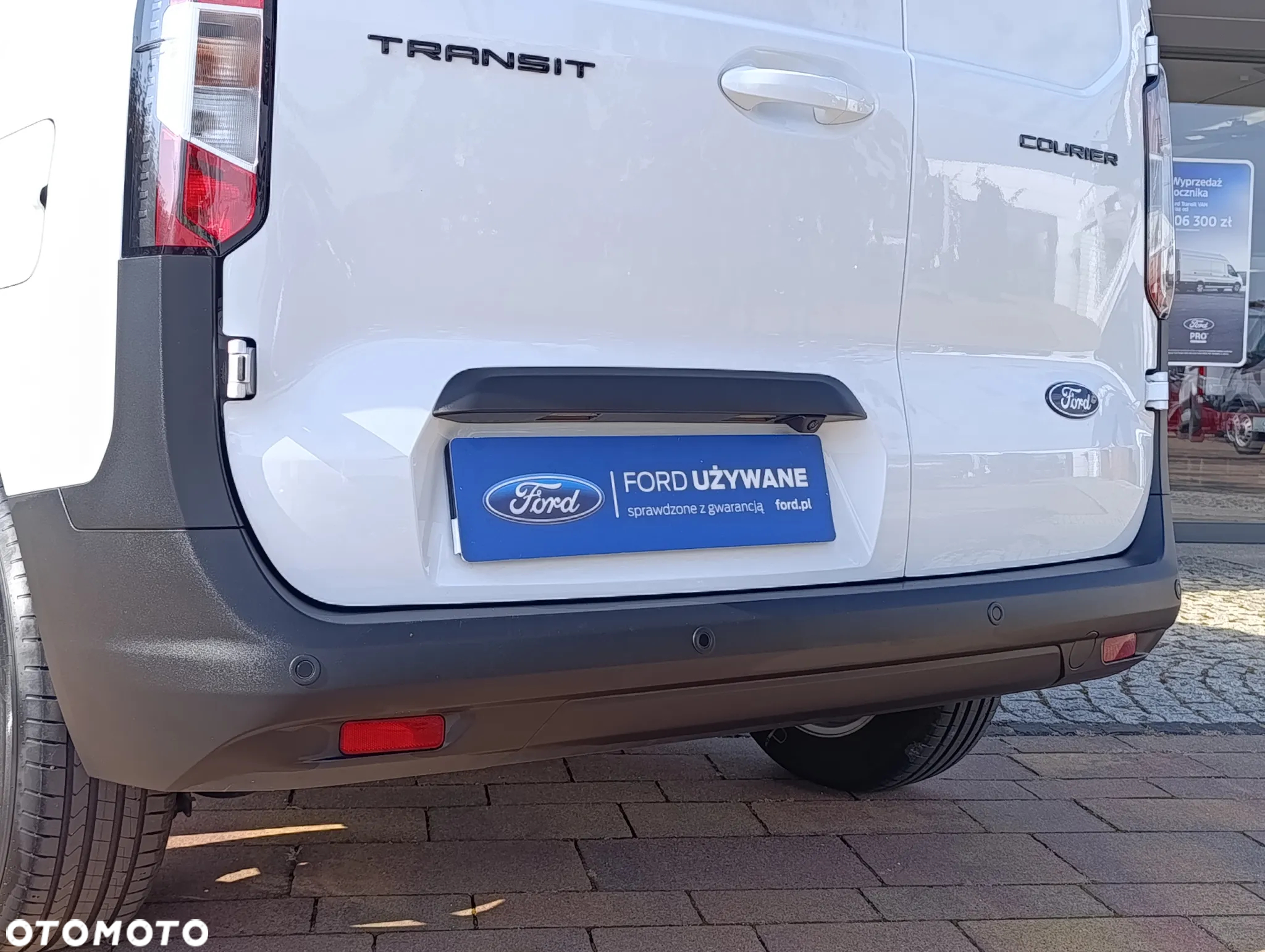 Ford Transit Courier Van Limited - 14