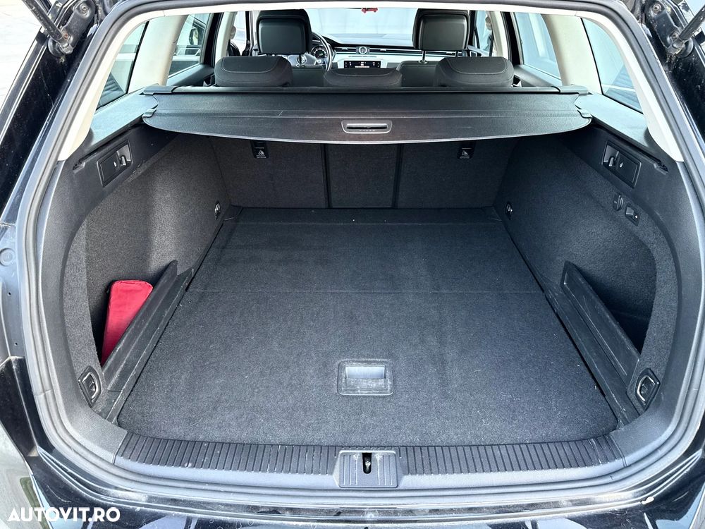 Volkswagen Passat 2.0 TDI DSG 4Motion Comfortline - 20