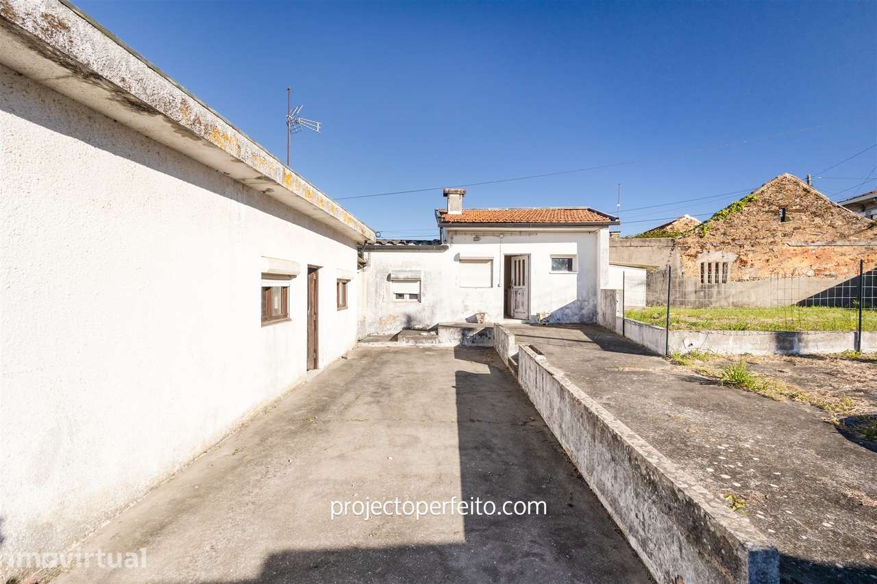 Moradia para Restaurar T2 Venda em Paramos,Espinho - Grande imagem: 3/14