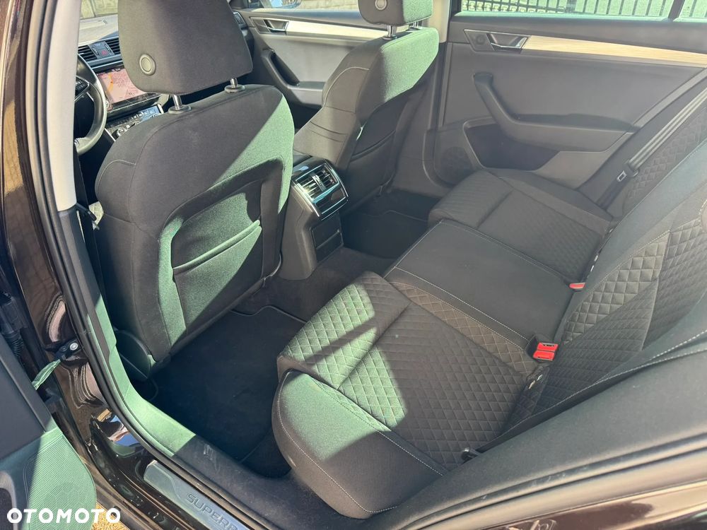 Skoda Superb 2.0 TDI Ambition - 11