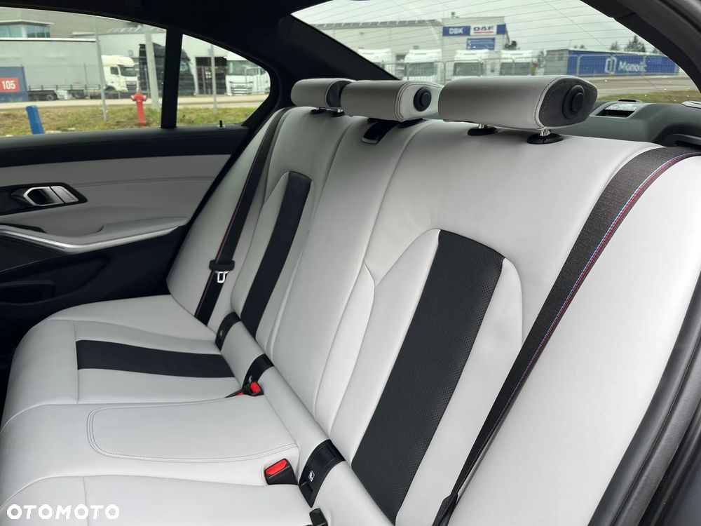 BMW M3 Competition xDrive sport - 16