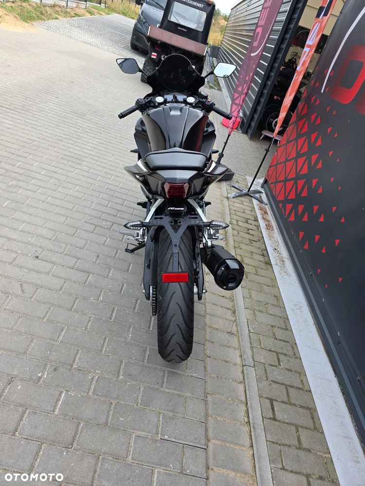 Yamaha YZF - 18