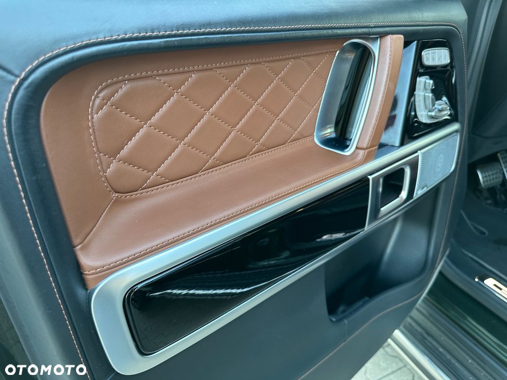 Mercedes-Benz Klasa G 500 9G-TRONIC - 21