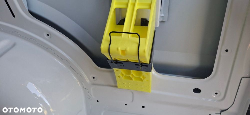 Volkswagen Crafter 2.0 TDI 177 KM Manual - 16