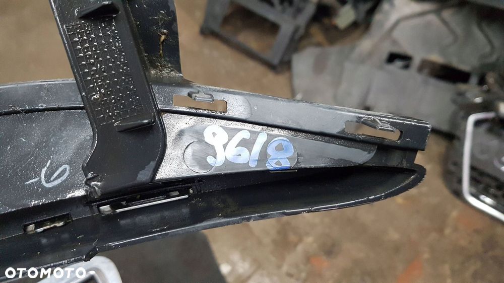 mercedes b - klasa w 246 kratka środkowa + chrom lift ładna! - 8