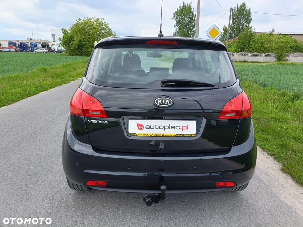 Kia Venga - 23