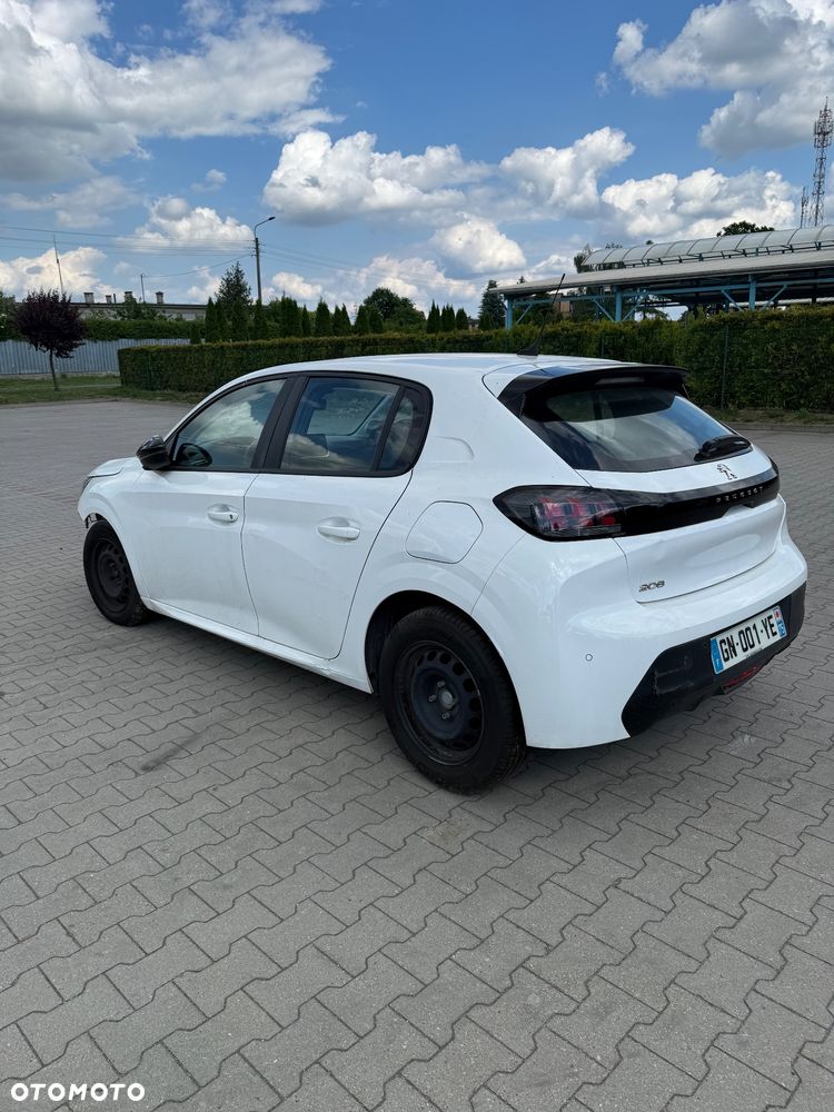 Peugeot 208 - 4