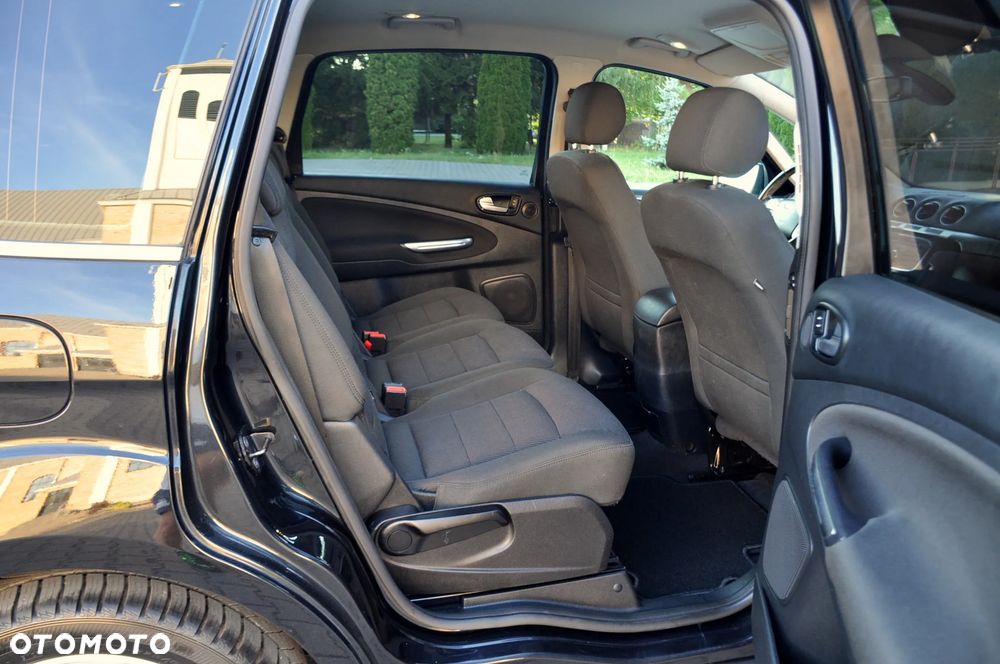 Ford S-Max - 19