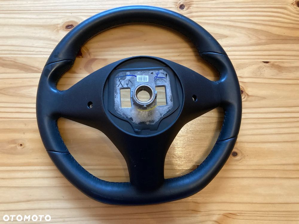 Kierownica skórzana Tesla Model S 1005279-00-D 0725B0014 - 2
