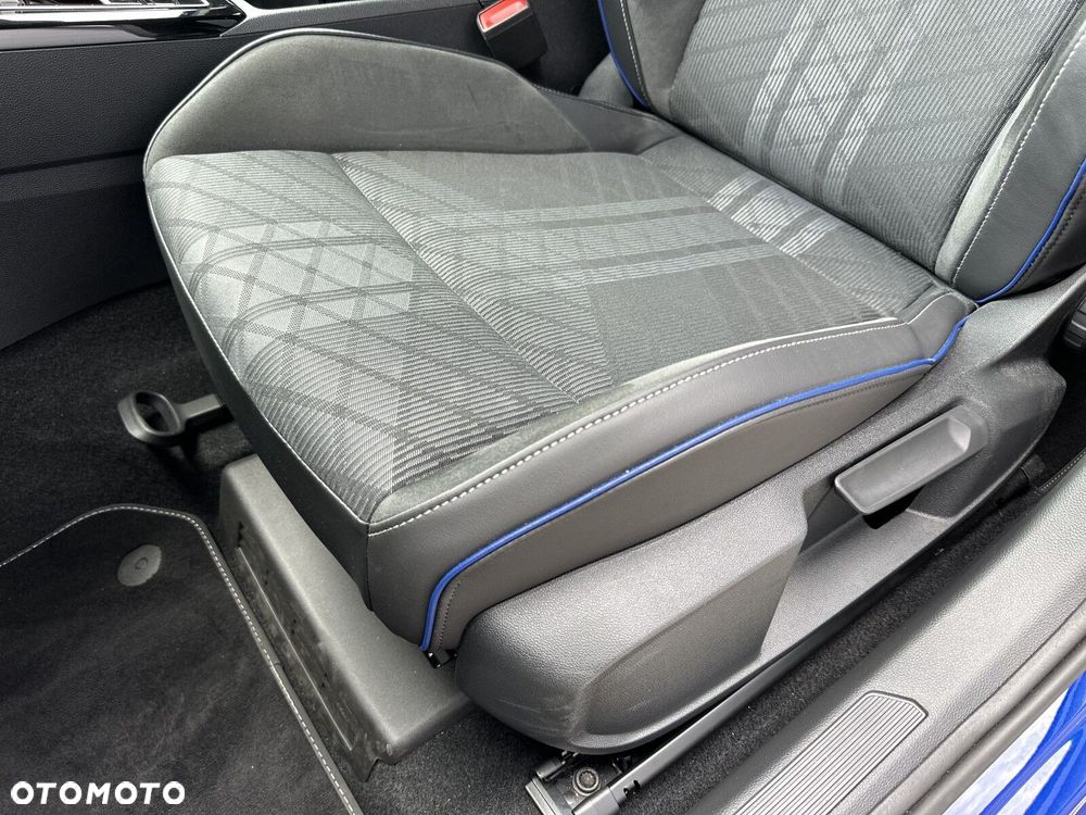 Volkswagen Golf Variant - 13