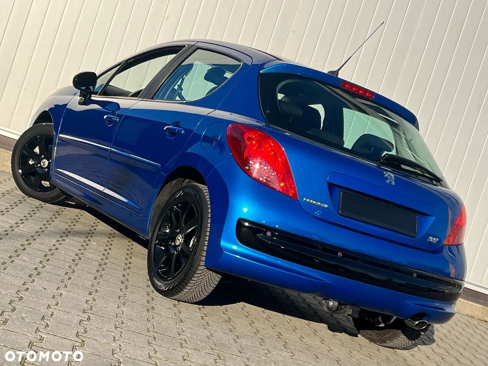 Peugeot 207 - 8