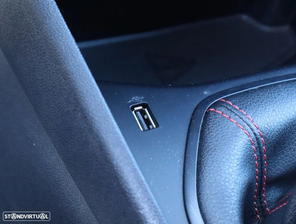 Ford Fiesta 1.0 EcoBoost ST-Line - 37