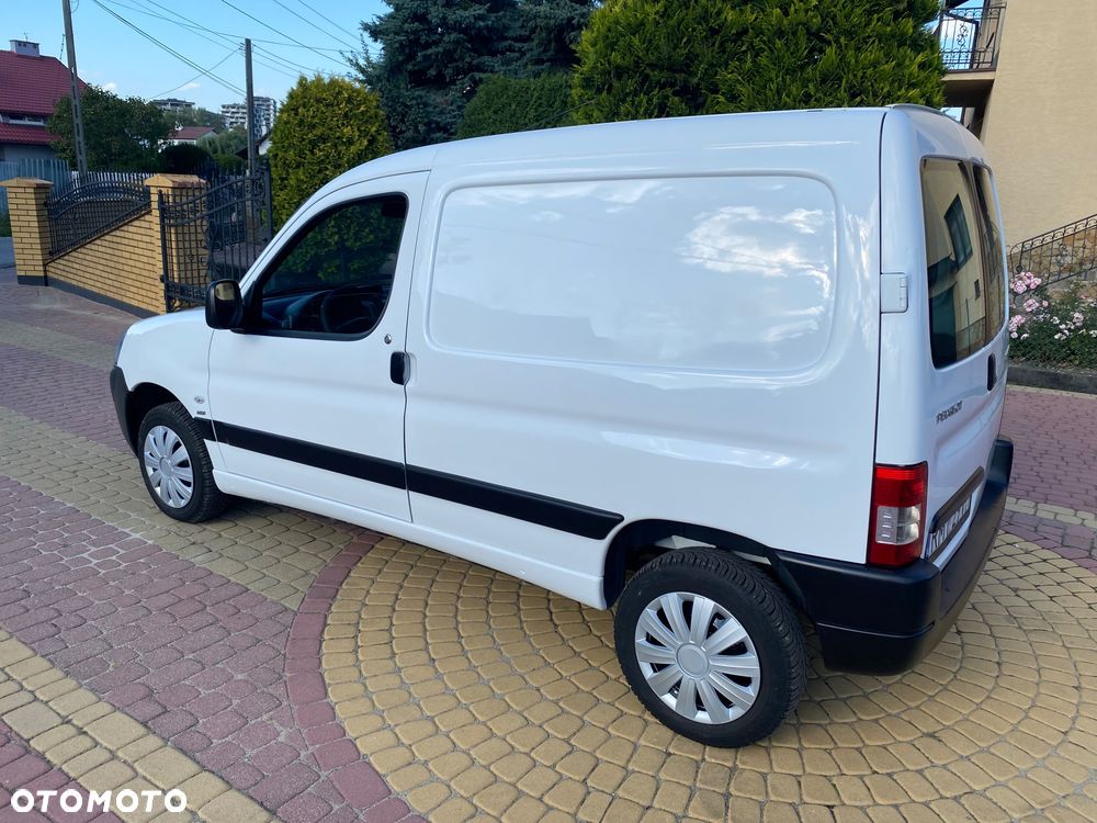 Peugeot PARTNER 1.6HDI NISKI PRZEBIEG 115 zakupiony w salonie w Rzeszowie - 2