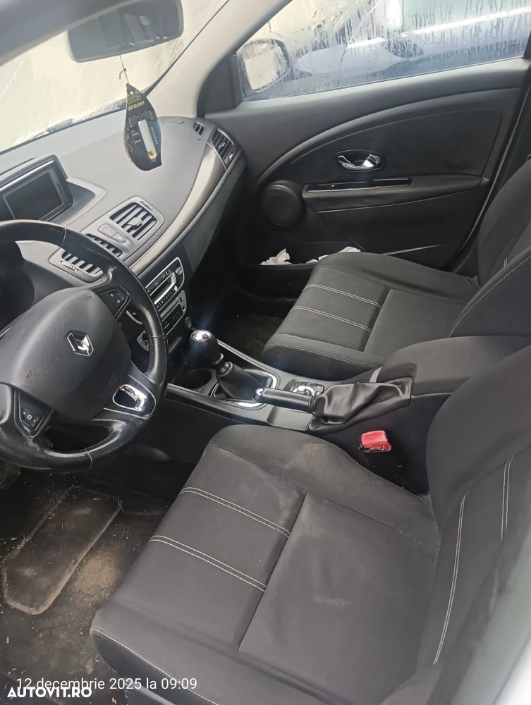 Renault Megane Sport Tourer 1.5 dCi GT Line - 14