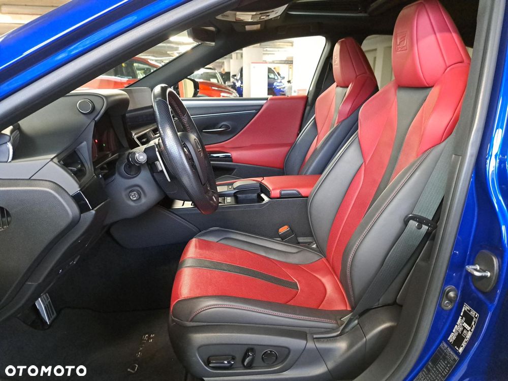 Lexus ES 300h F Sport Edition - 10