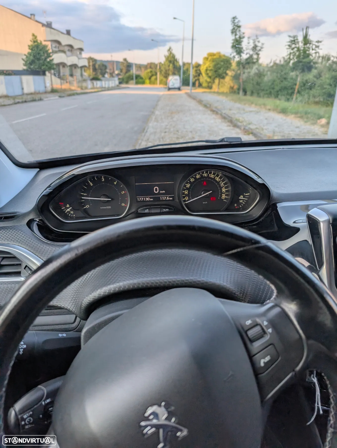 Peugeot 208 1.6 BlueHDi Allure - 6