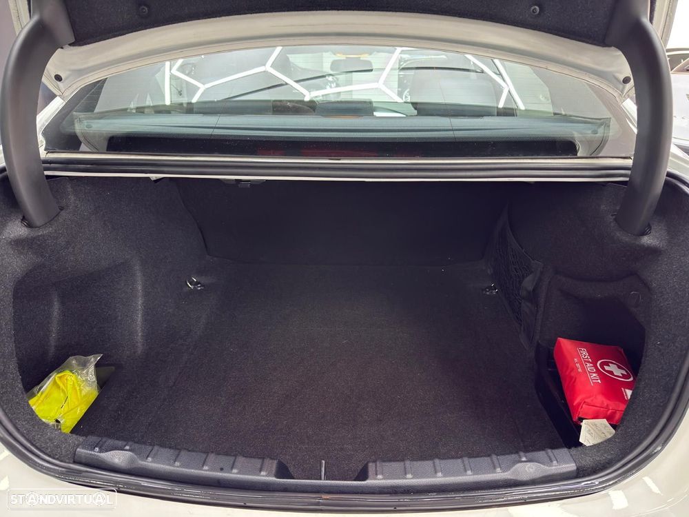 BMW 320 d EfficientDynamics Auto Line Sport - 34