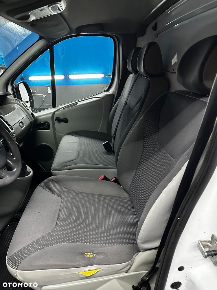 Opel Vivaro - 10