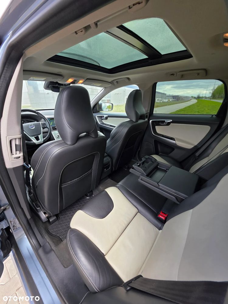 Volvo XC 60 - 30