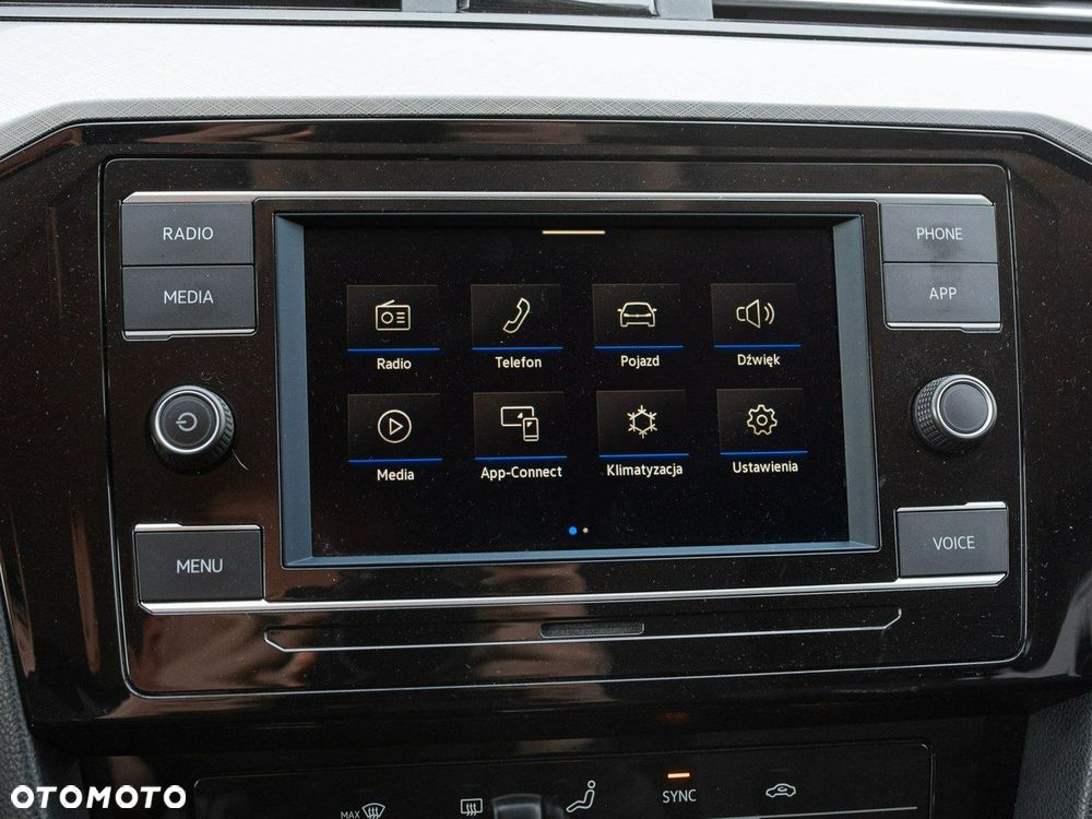 Volkswagen Passat - 20