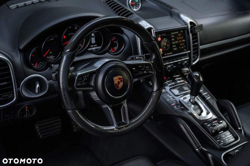 Porsche Cayenne - 23