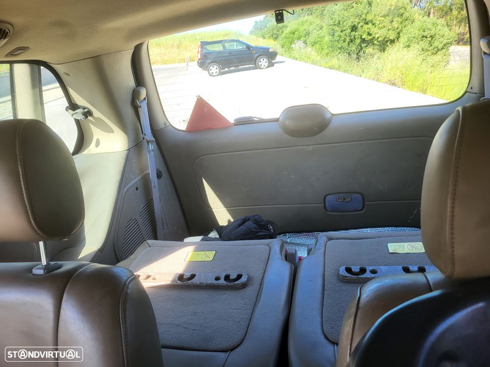 Kia Carnival 2.9 CRDi EX Top - 12