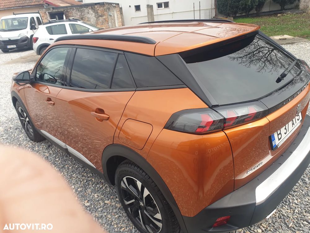Peugeot 2008 1.2 L PureTech STT Allure - 8