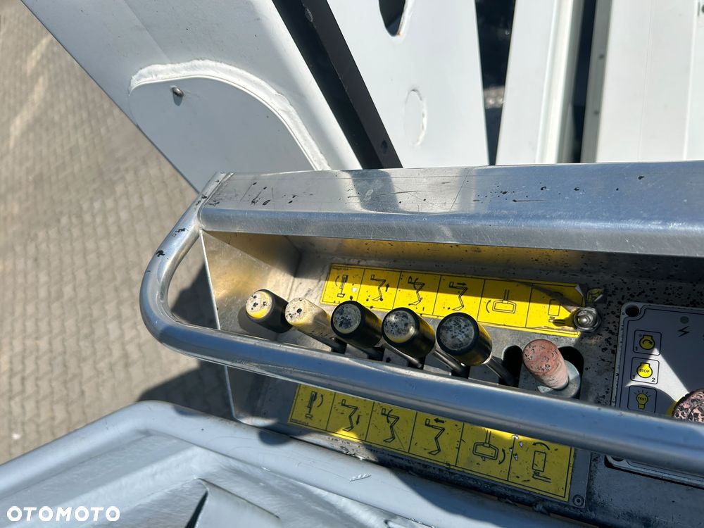 Nissan Podnośnik Koszowy Zwyżka Palfinger P200AXE Izolowany kosz !!! 20 metrów 10 w Bok UDT! Jak Wumag Ruthmann multitel Gsr - 5
