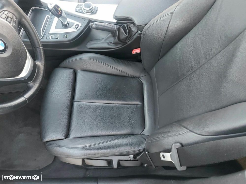 BMW 330 e iPerformance Line Luxury - 18
