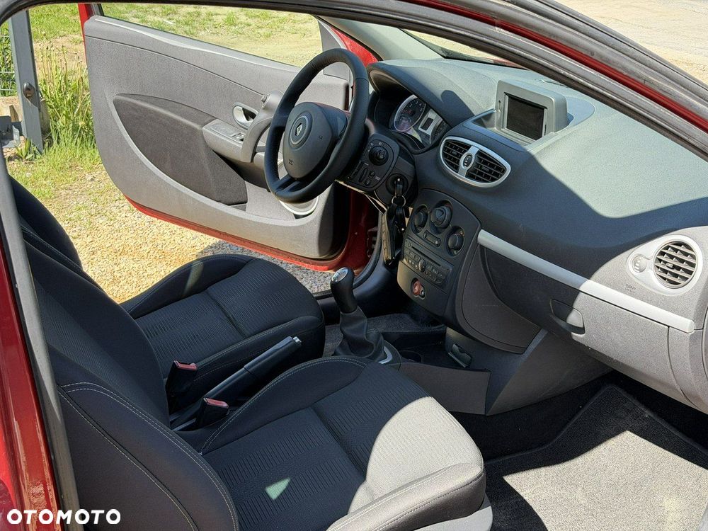 Renault Clio - 14
