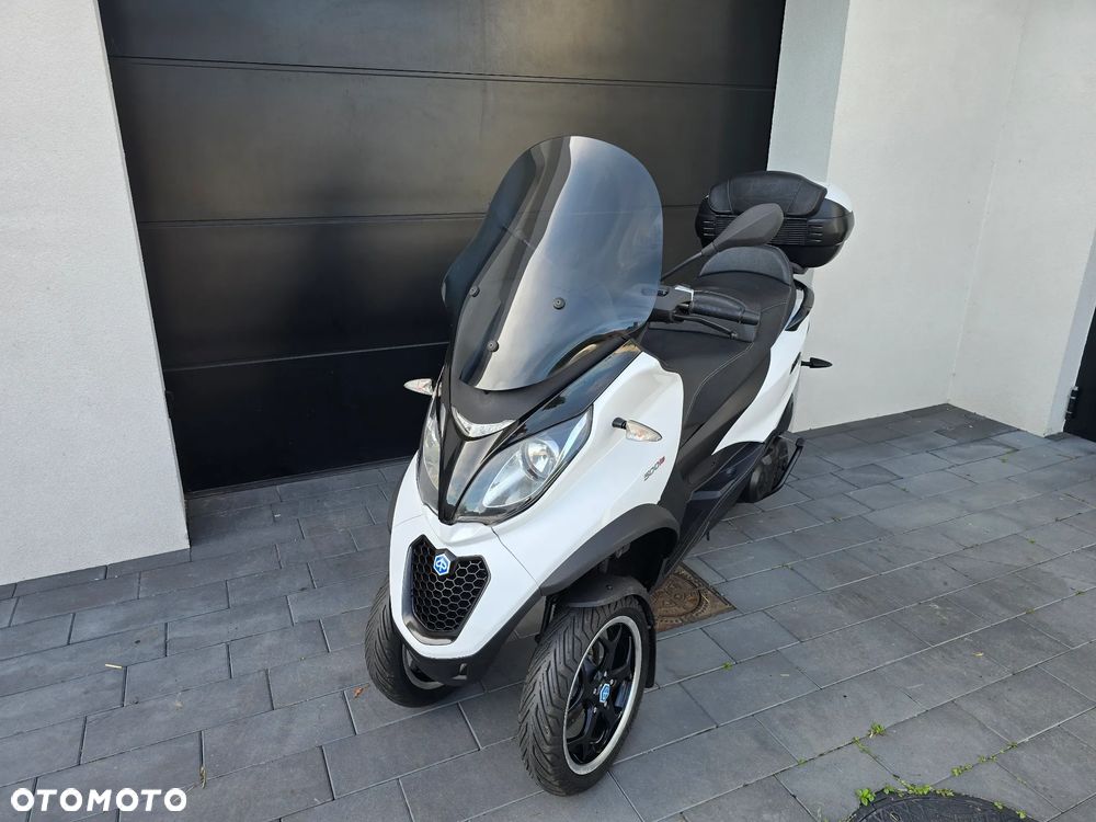 Piaggio MP-3 - 12