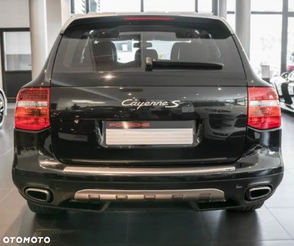 Porsche Cayenne - 4