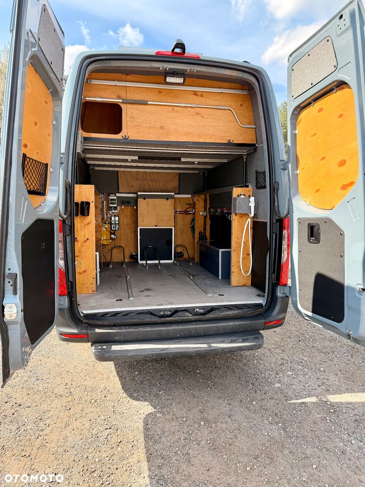 Mercedes-Benz Sprinter - 13