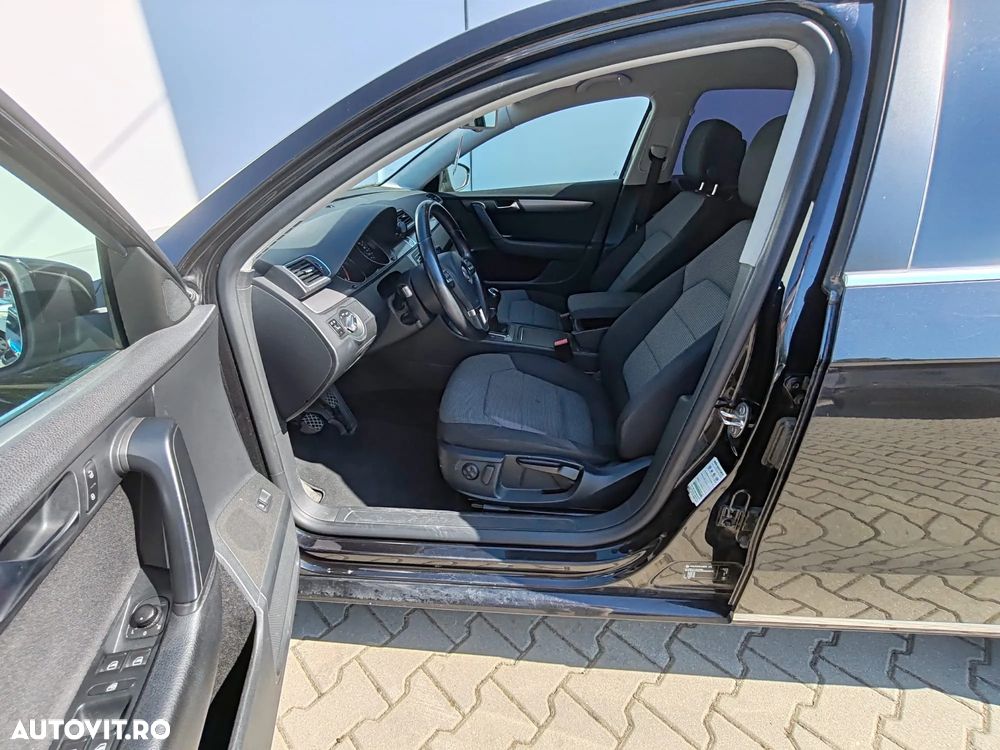 Volkswagen Passat 2.0 TDI Comfortline - 5