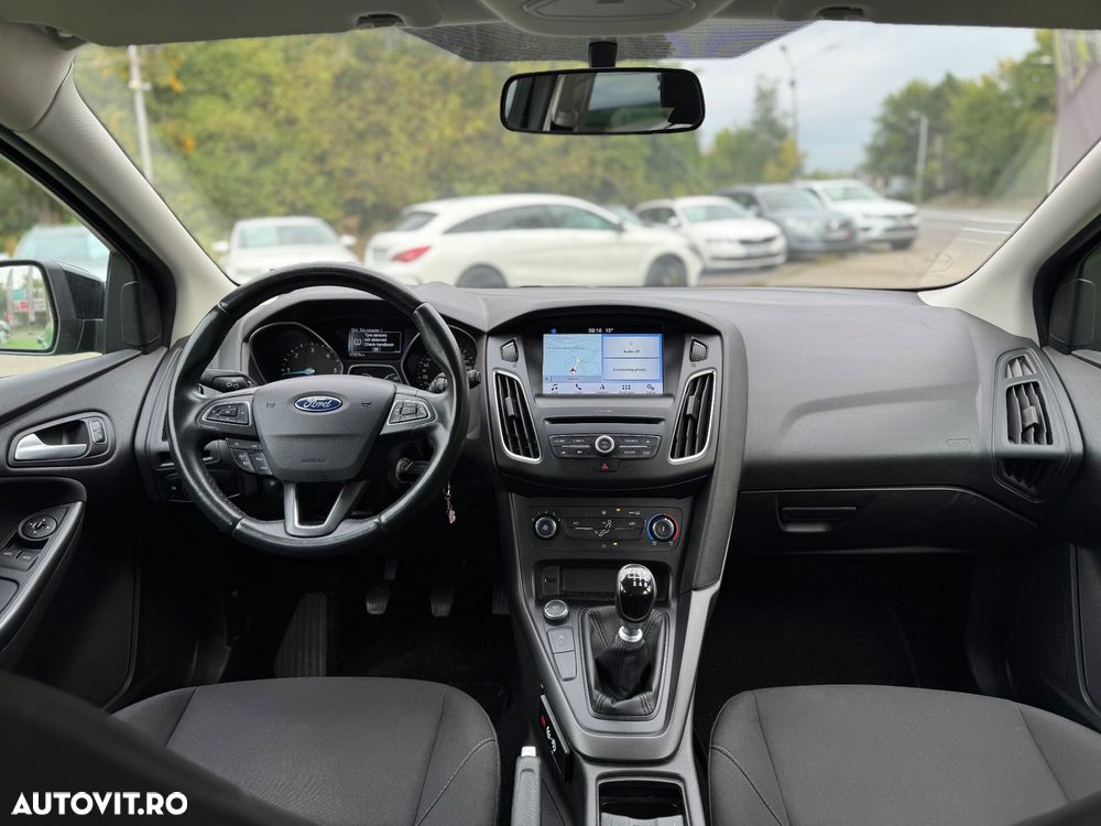Ford Focus - 11